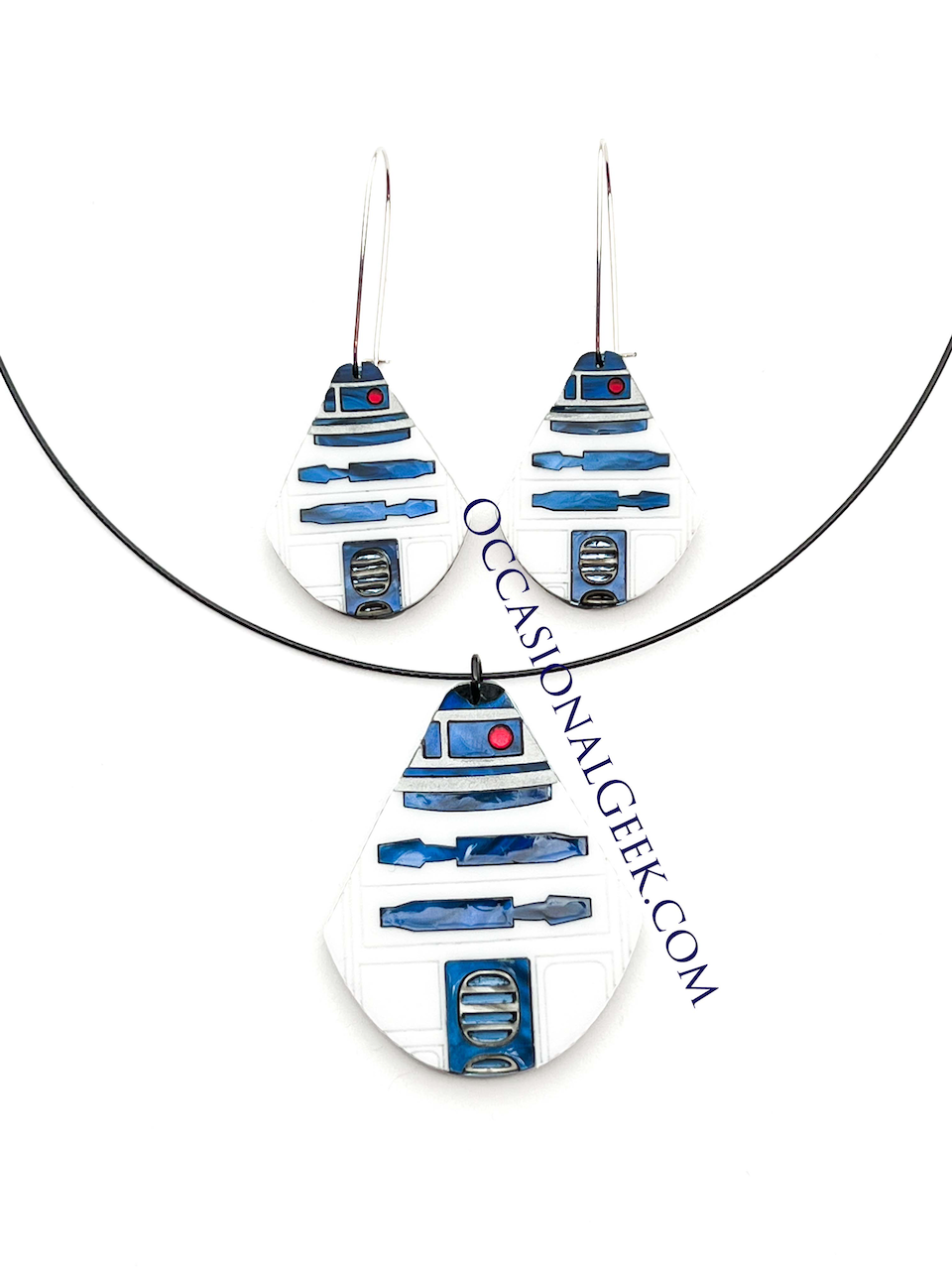 Artoo Statement Pendant